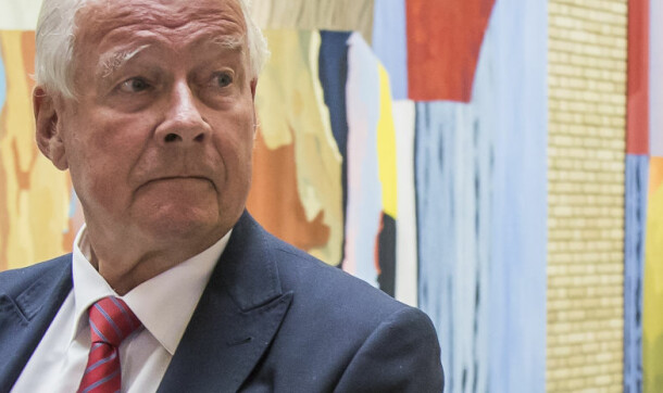 Oslo 20171204.
Nobel-kandidat Carl I. Hagen i Vandrehallen på Stortinget mandag etter at det ble vedtatt en hastebehandling av nye regler for valg til Nobelkomiteen.
Foto: Heiko Junge / NTB scanpix